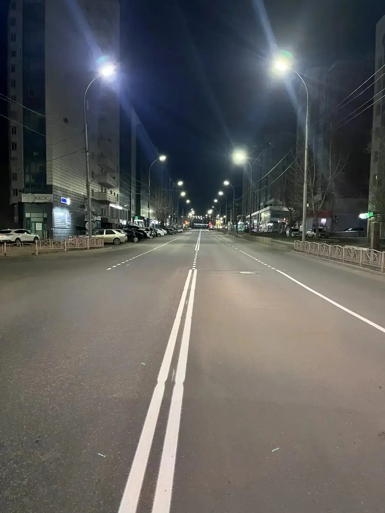 На улице Смолина восстановили дорожную разметку  На центральной улице города только вчера был уложен