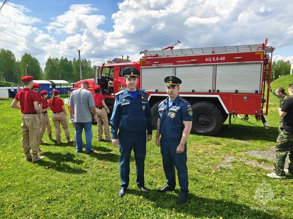 🚒 Сотрудники МЧС России приняли участие в организации и проведении военно-патриотической игры «Насле
