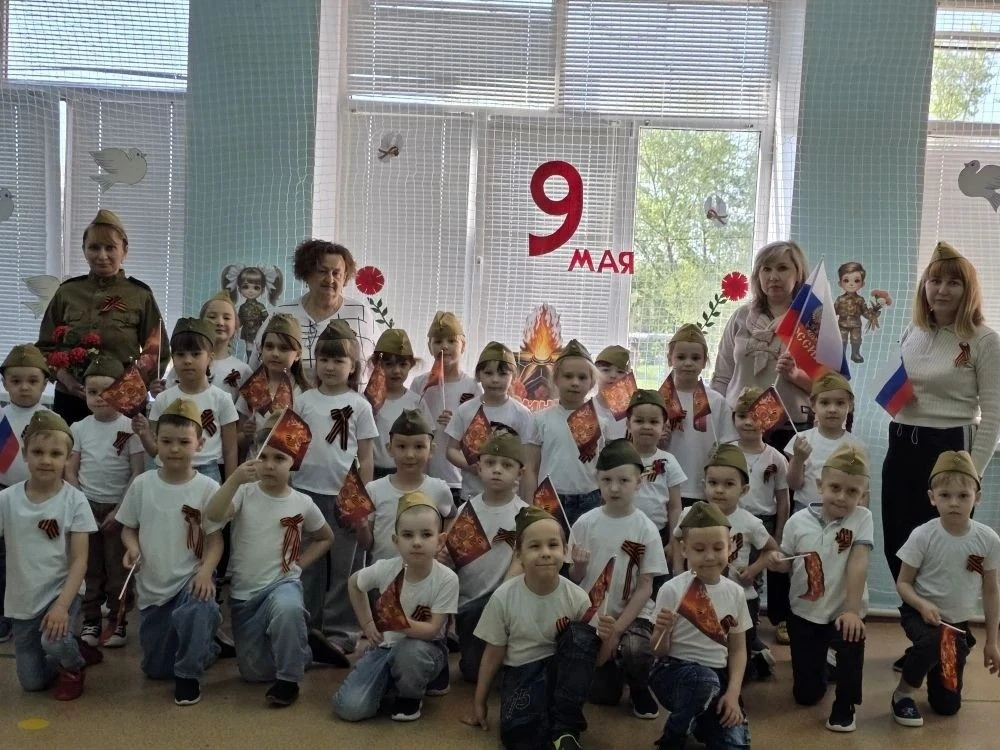 🎉 Праздник ко Дню Победы в детском саду! 🎉Сегодня было по-настоящему ярко и эмоционально:
🎶 Дети 