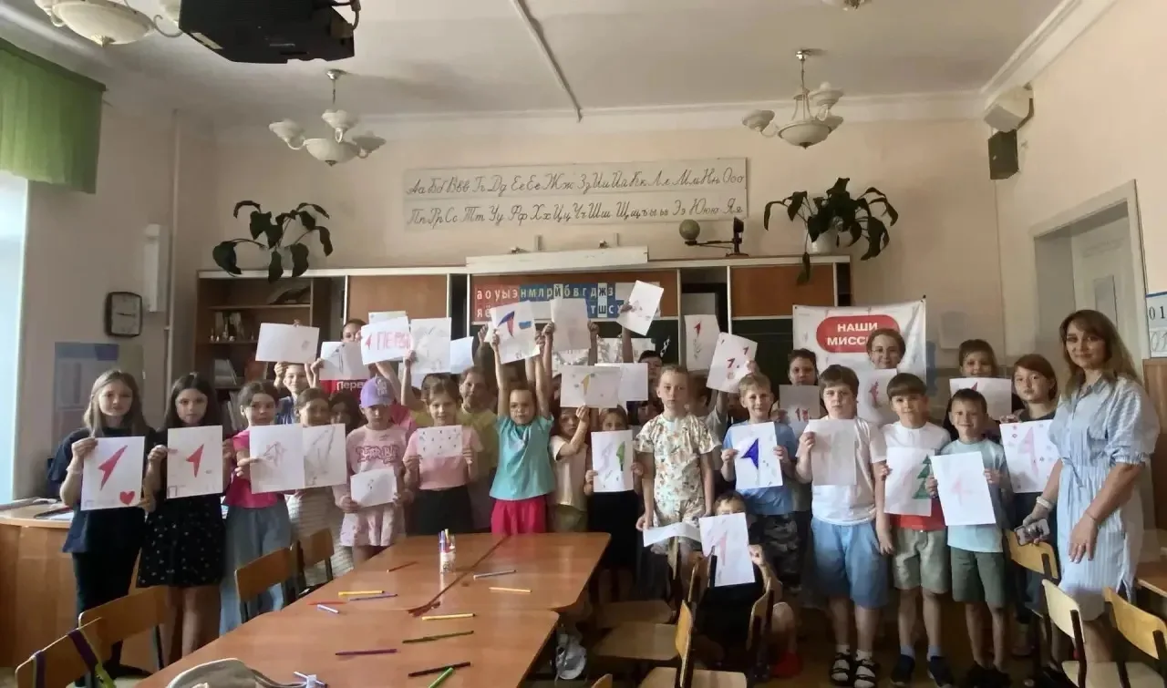 ☀️ Яркий день в пришкольном лагере: творчество, знания и немного волшебства! ☀️

✨ После вкусного за