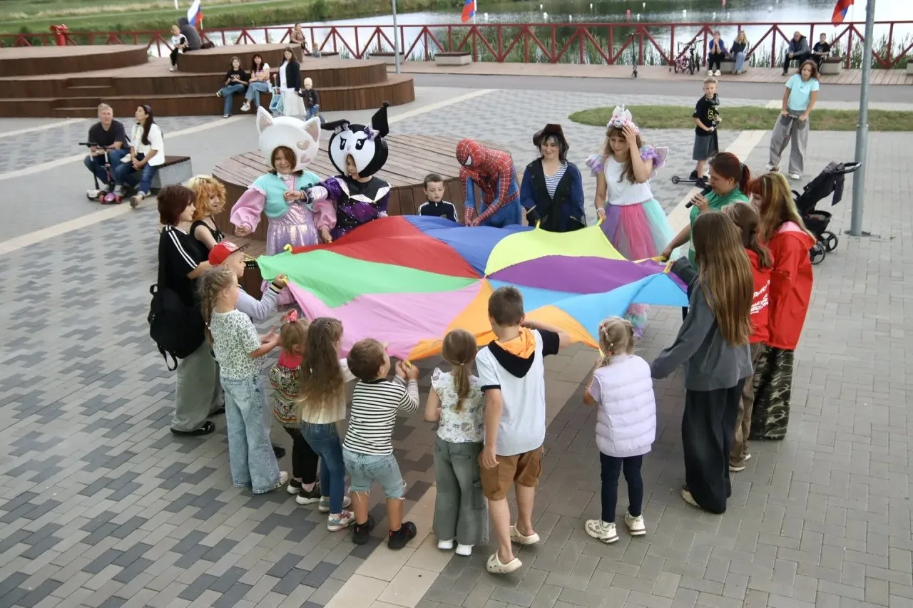 Весело и душевно мы провели субботний день в парке! 🍭🏸🎶