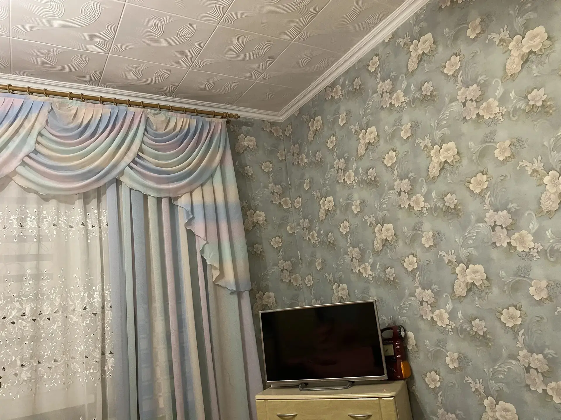 Продам дом в с. Заря  128 м2 Все удобства. 5 жилых комнат, большая кухня, комнаты все раздельные  Дв