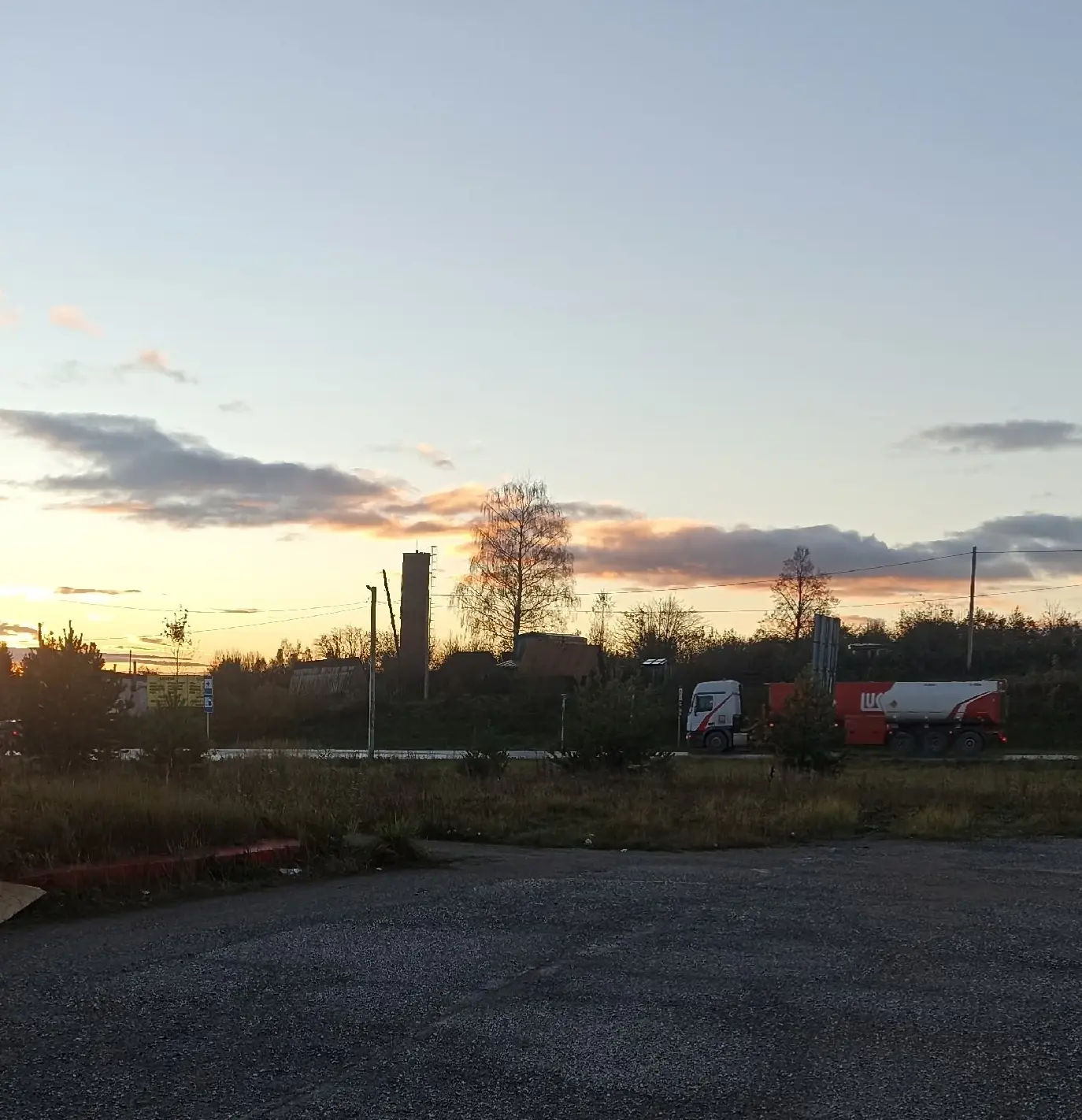 ❗В Нытву приехал бензовоз, идет слив. Привез только 92-й бенз.