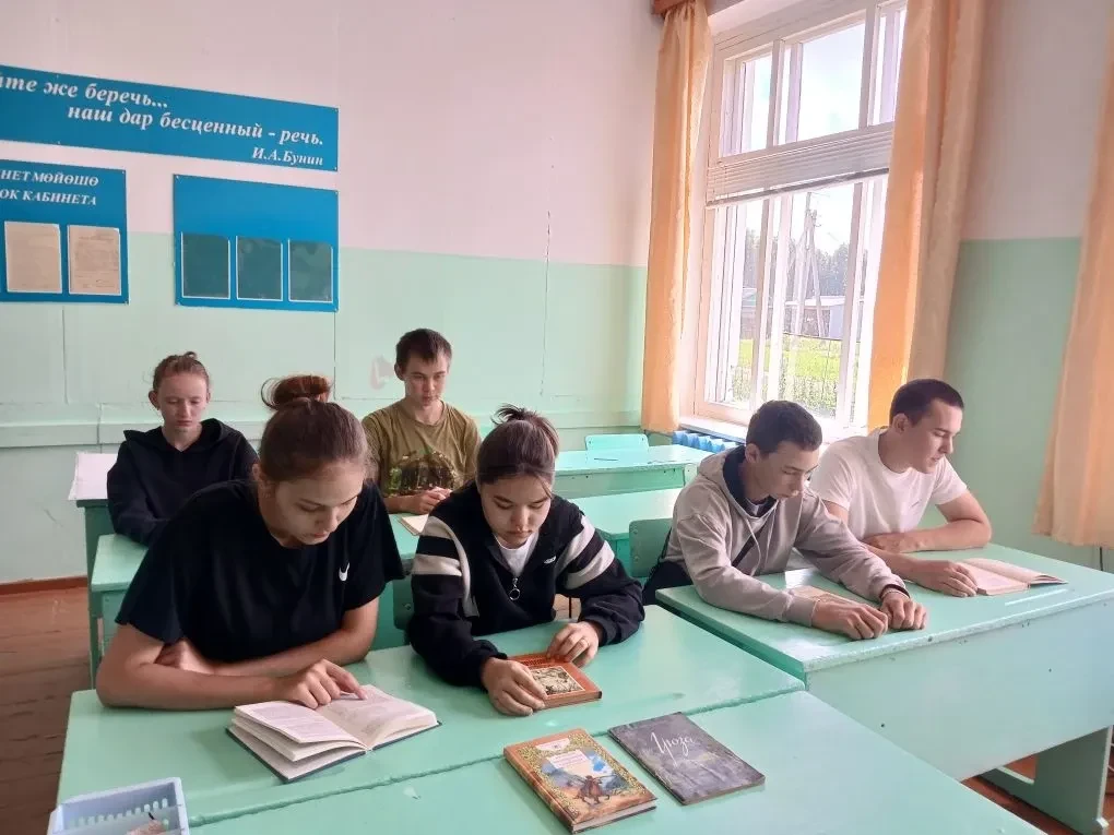 Тематическая встреча «Русская речь – единый язык великого народа»
Библиотекарь Сейтяковской сельской