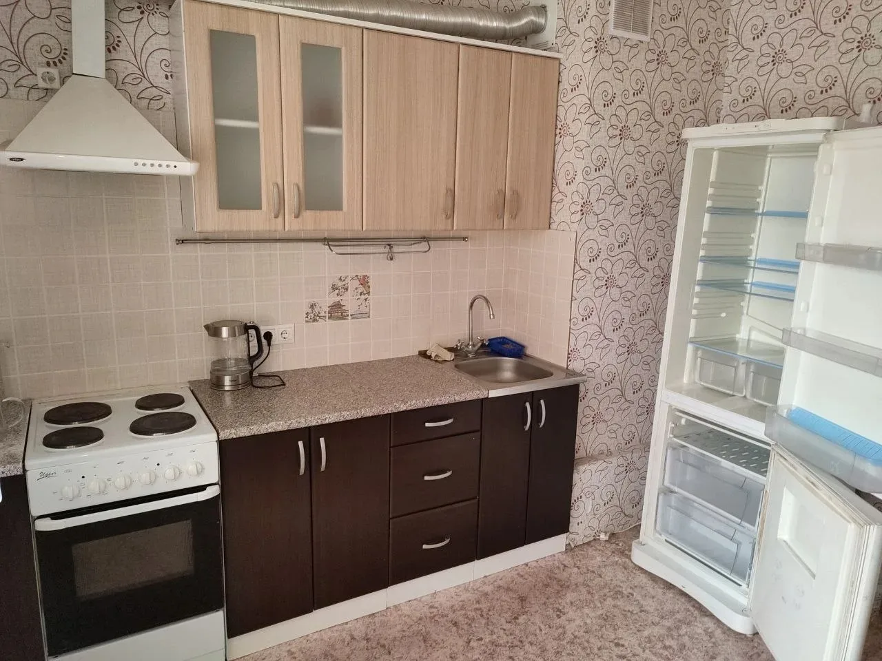 Г Казань
Сдаётся 1 комнатная квартира в новом высотном кирпичном доме по ул НОВОСЕЛЬЯ, рядом улицы :