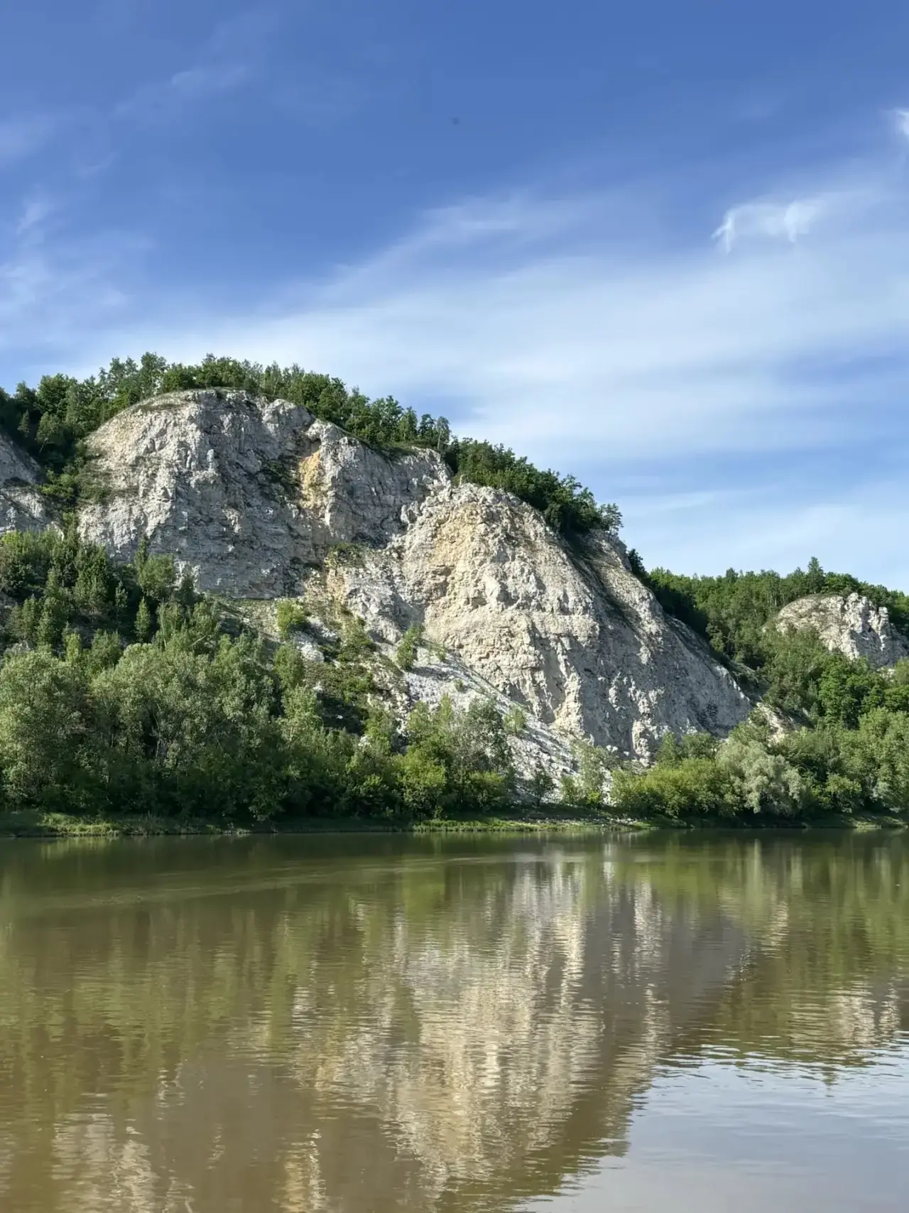 ⛰️ Чем заняться летом в выходные? Отправиться навстречу приключениям и открыть для себя удивительную