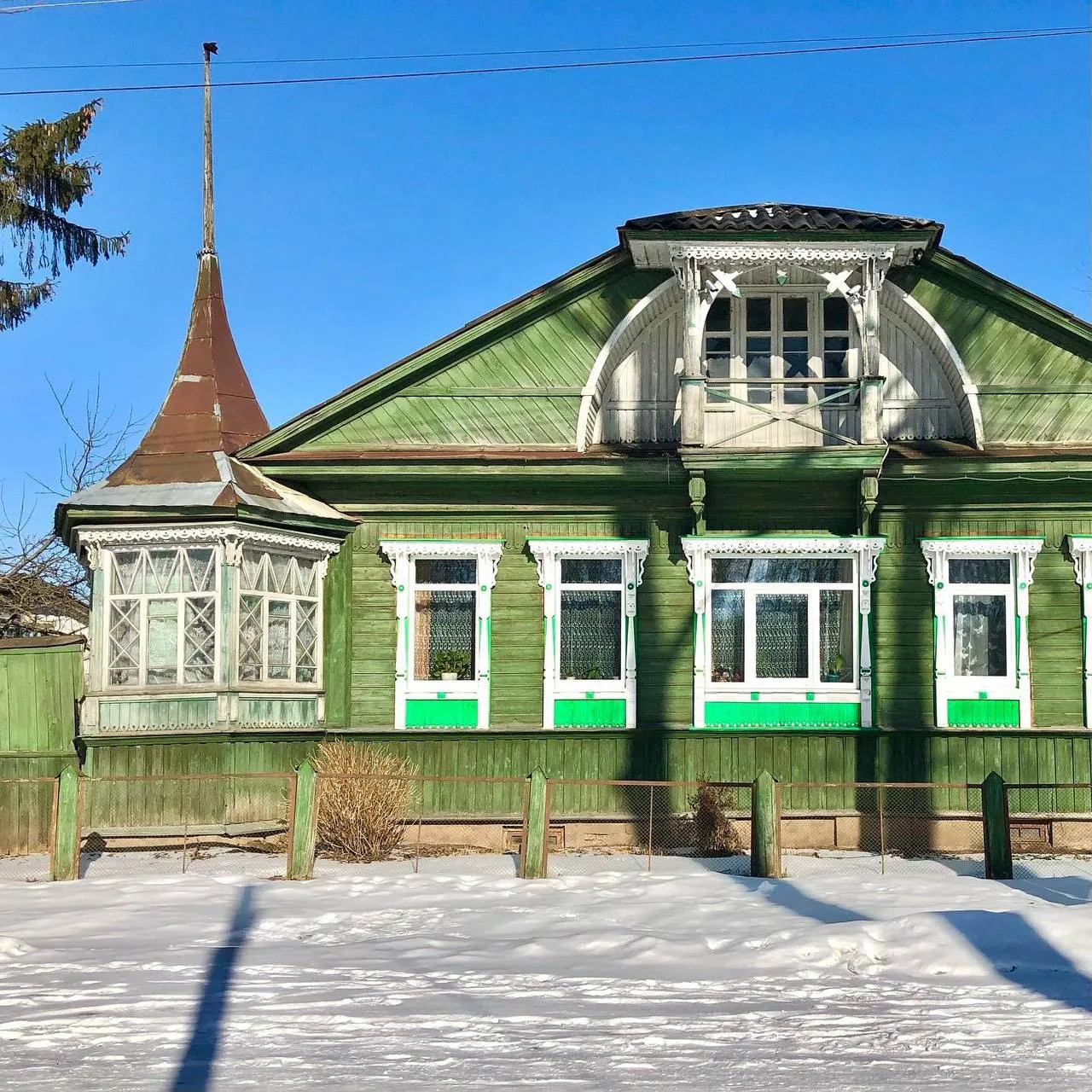 5 МИКРО-ГОРОДОВ
куда стоит поехать из Москвы прямо сейчас!

1️⃣ ВЫШНИЙ ВОЛОЧЁК 
«Российская Венеция»