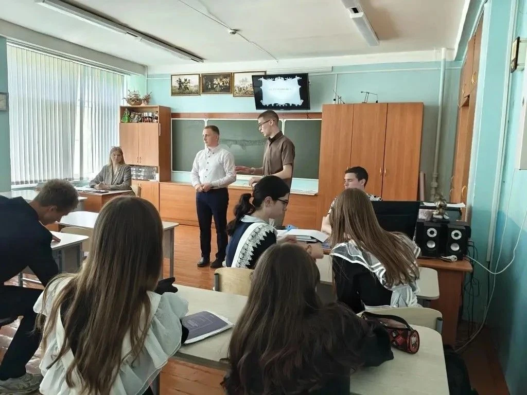 🧠 История + профессии + командный азарт = идеальный школьный квиз ✨ 22 мая в школе №25 для десятикла