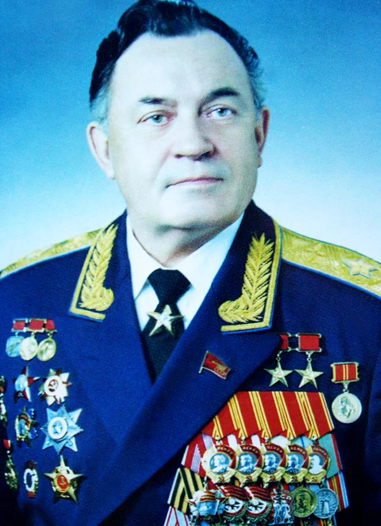 29 июля родился ветеран войны, заслуженный летчик-испытатель СССР, первым проложивший воздушные трас