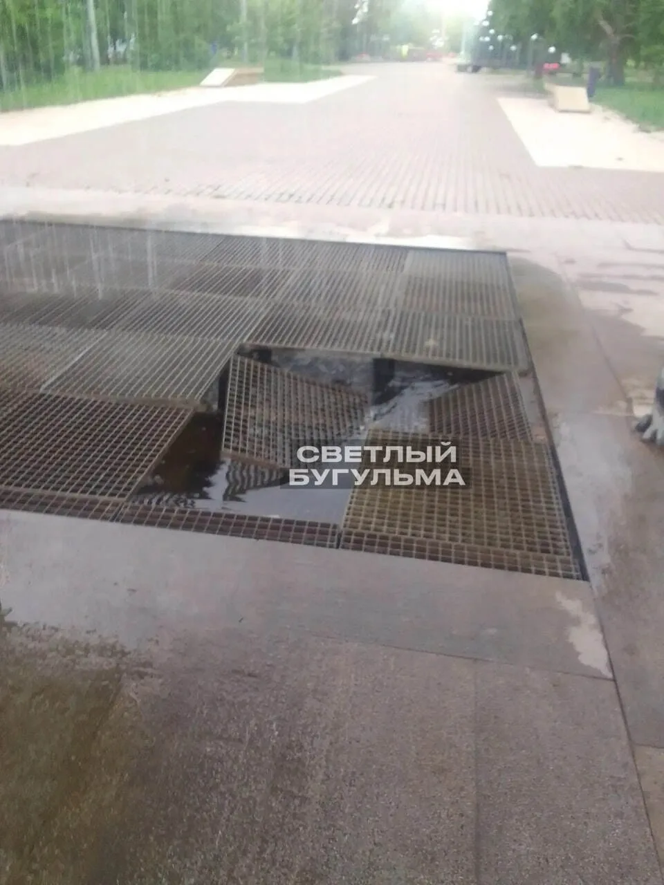 ⚠️Обрушилась решётка фонтана

В Бугульме на улице Ненастина, 55 произошло обрушение решётки фонтана.