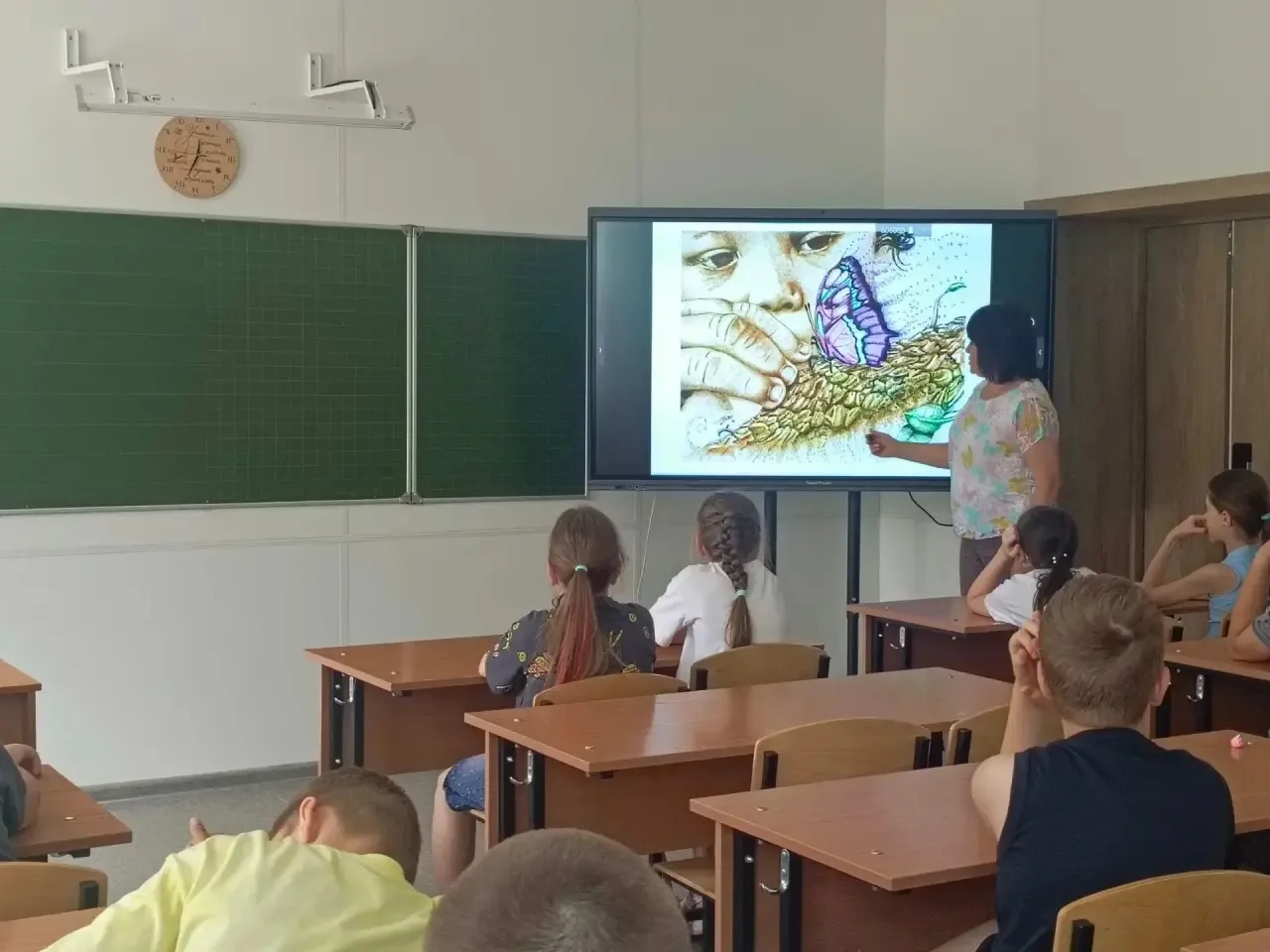 🎨 Цифровые картины: соединяем творчество и математику

В нашем лагере «Земляничка» на базе УО «Точк