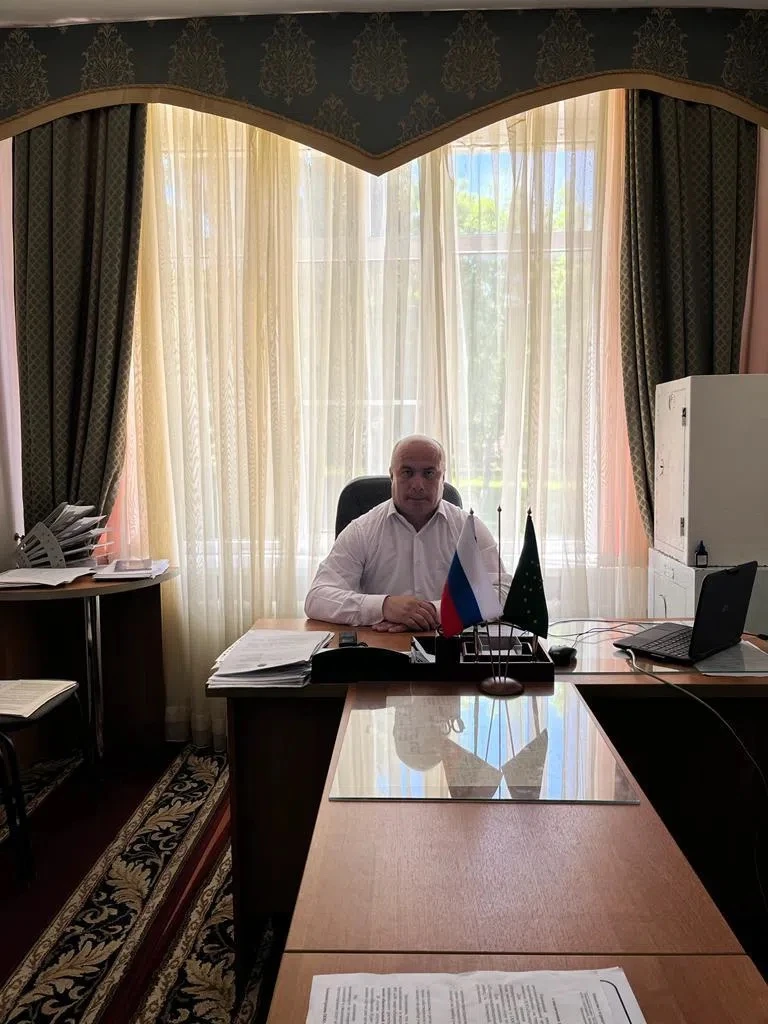 🎂 Сегодня юбилей отмечает директор МБОУ «СШ № 24» а. Шенджий - Ашинов Нальбий Юнусович!