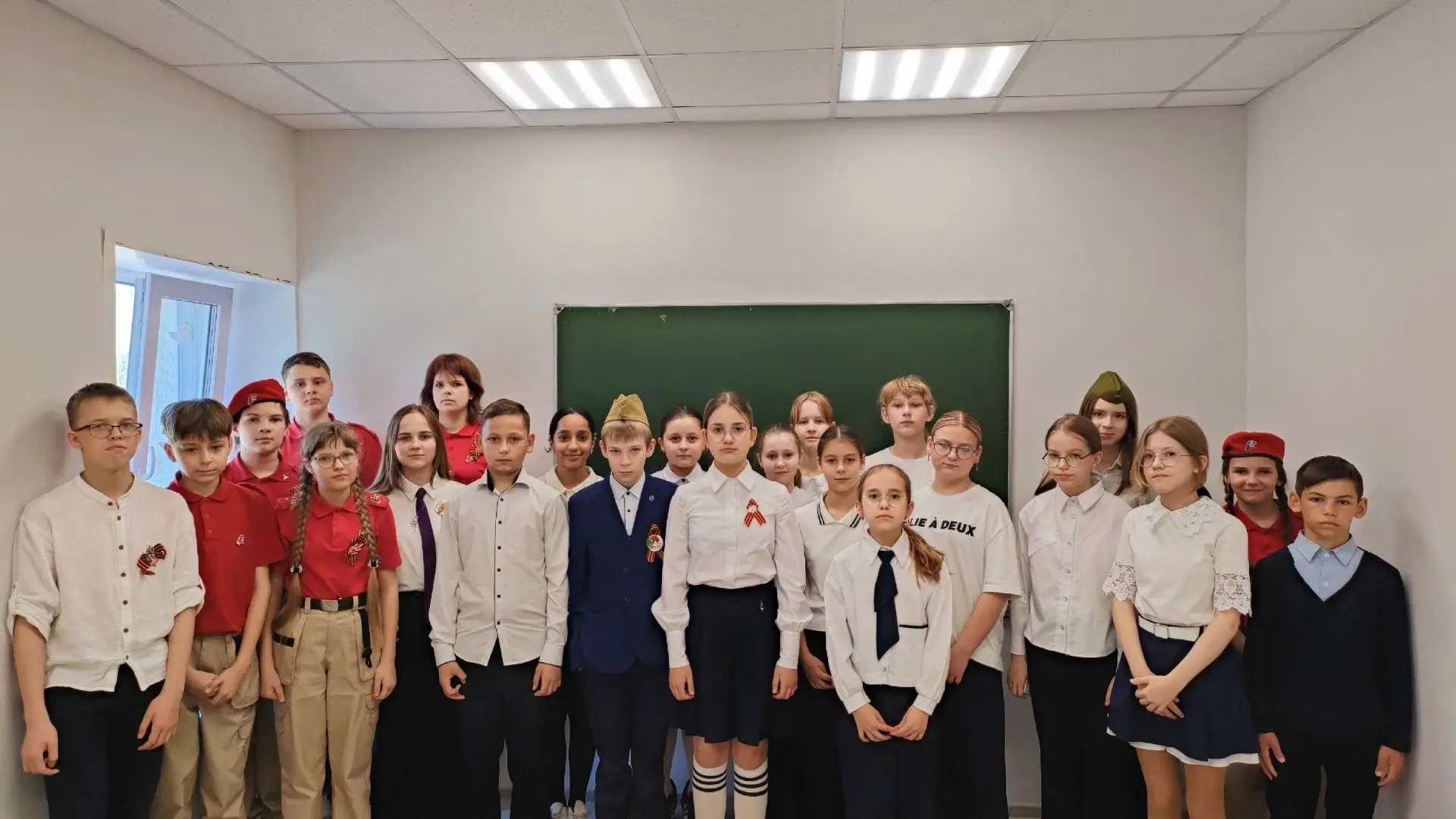 📍 Сегодня, 7 мая, в 6 «В» и 5 «А» классах прошёл Урок мужества, посвящённый одной из самых значимых 