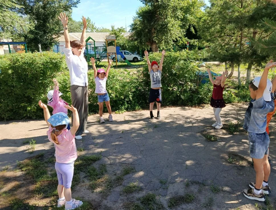 ☀ Утренняя зарядка на улице в детском саду,веселье и польза с первых минут дня! ☀ 
 Доброе утро начи