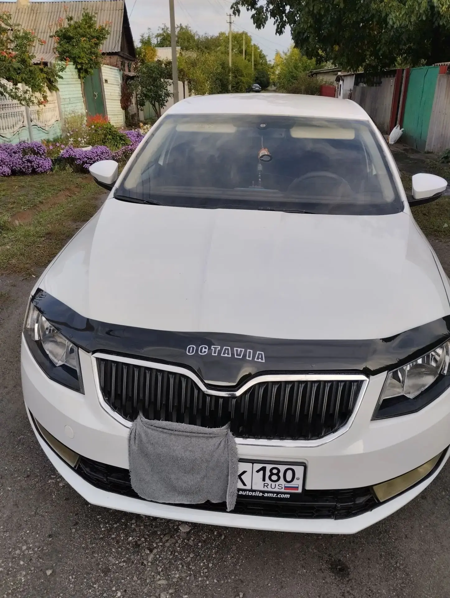 Продам Шкода Октавия А-7 2014 года. Коробка автомат, двигатель 1.6. Полная комплектация...