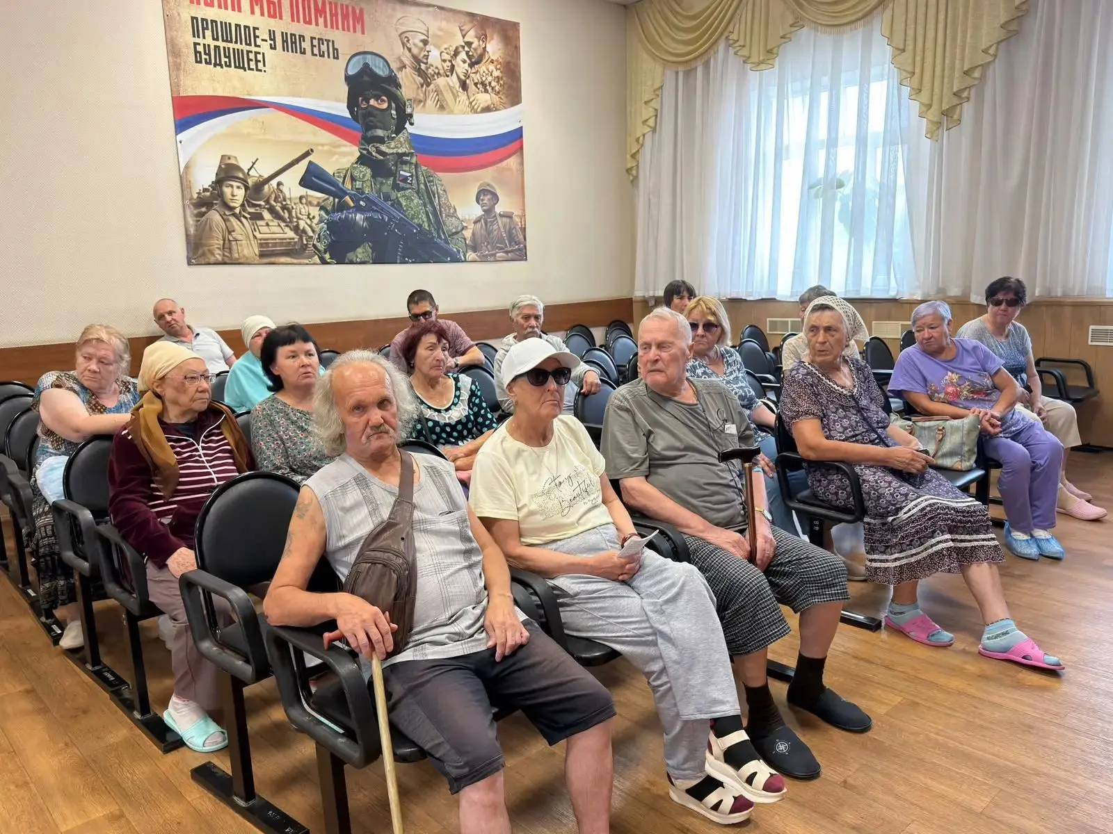 Представители Фонда социального страхования РФ регулярно проводят  встречи с получателя...