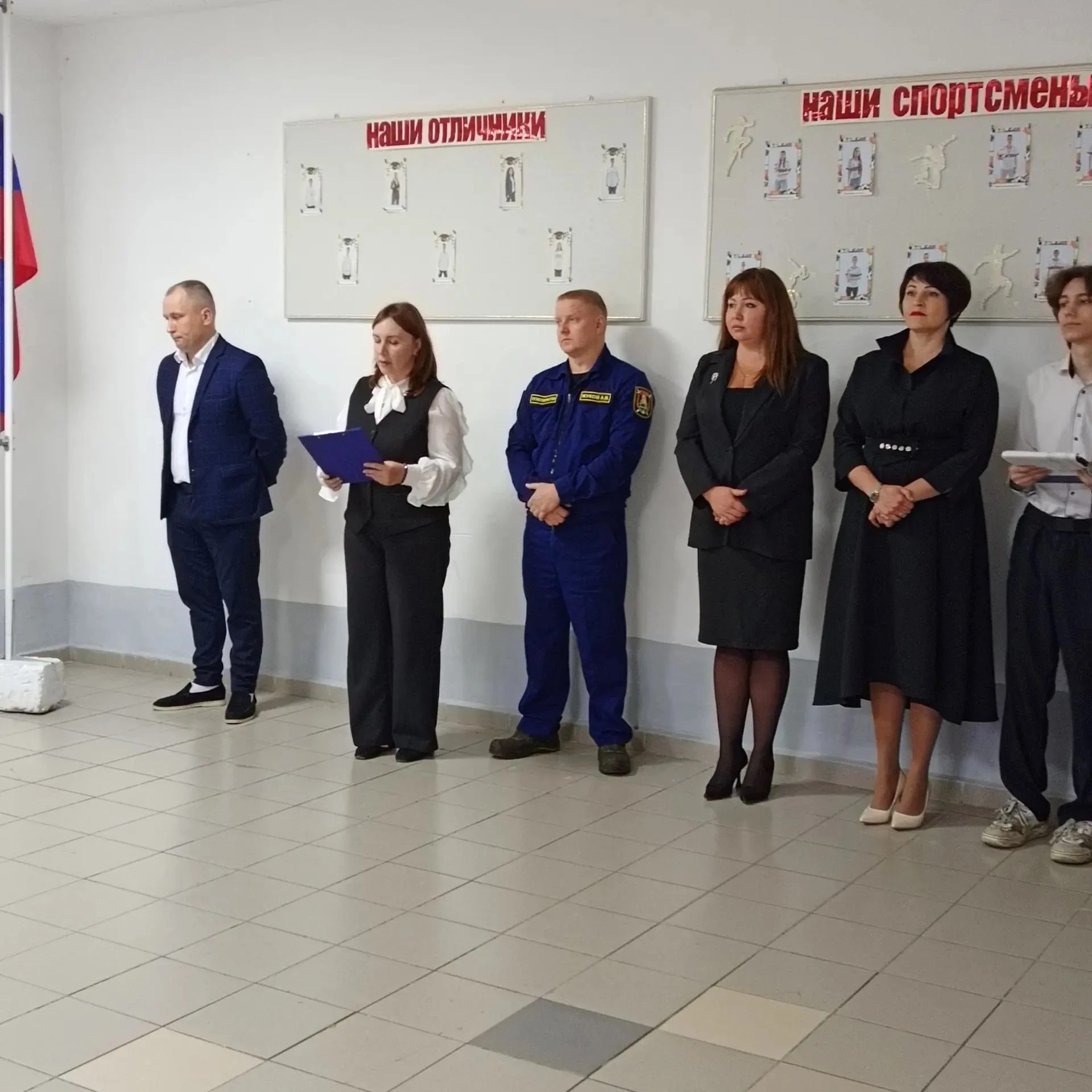 Поддержка студентов и профориентация для школьников в День знаний🍁