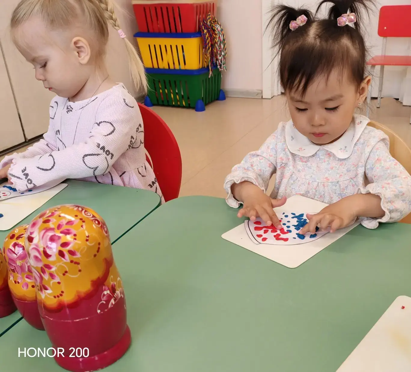 🍎🇷🇺 Наша «Яблонька» гордится Россией! 🇷🇺🍎

Ребята группы № 09 «Яблонька» поздравляют всех с Дн