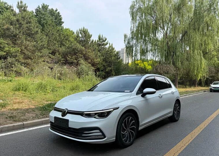 🔥 Volkswagen Golf 280TSI DSG Pro — динамичный городской хэтчбек с турбомотором 1.4 л (150 л.с.) и р
