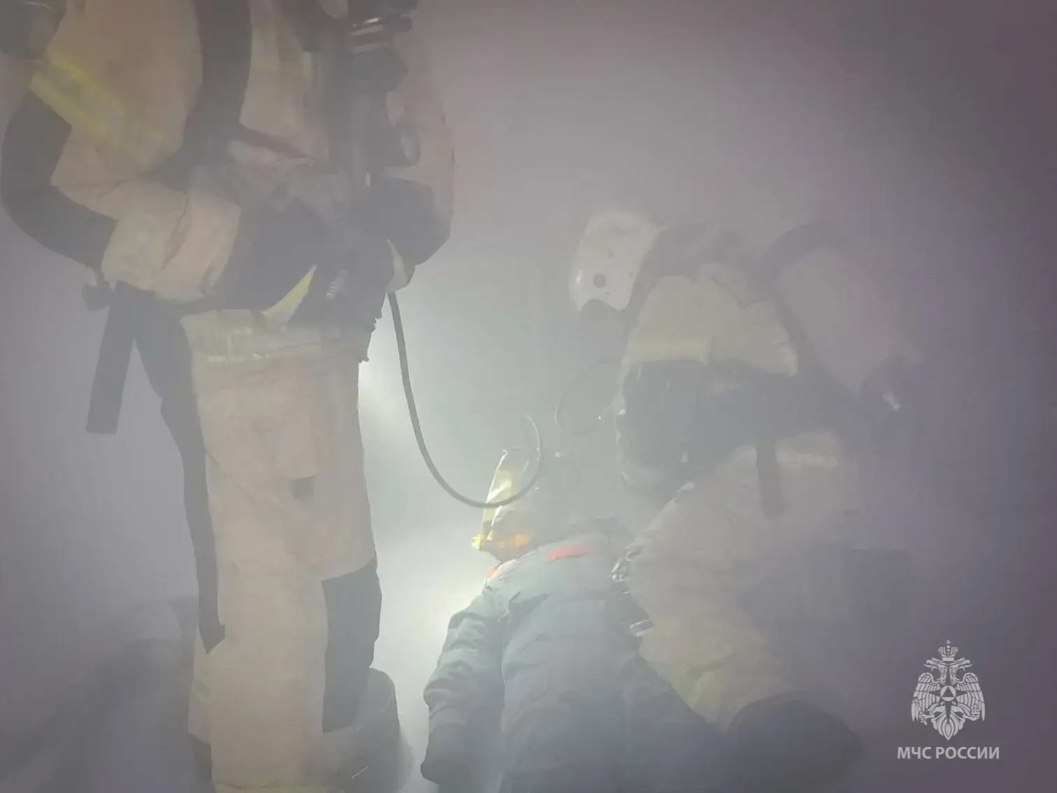 🧯🚒Пожарно-тактическое занятие с эвакуацией в МАОУ СОШ №300 «Перспектива»  Сотрудники 1 пожарно-спаса