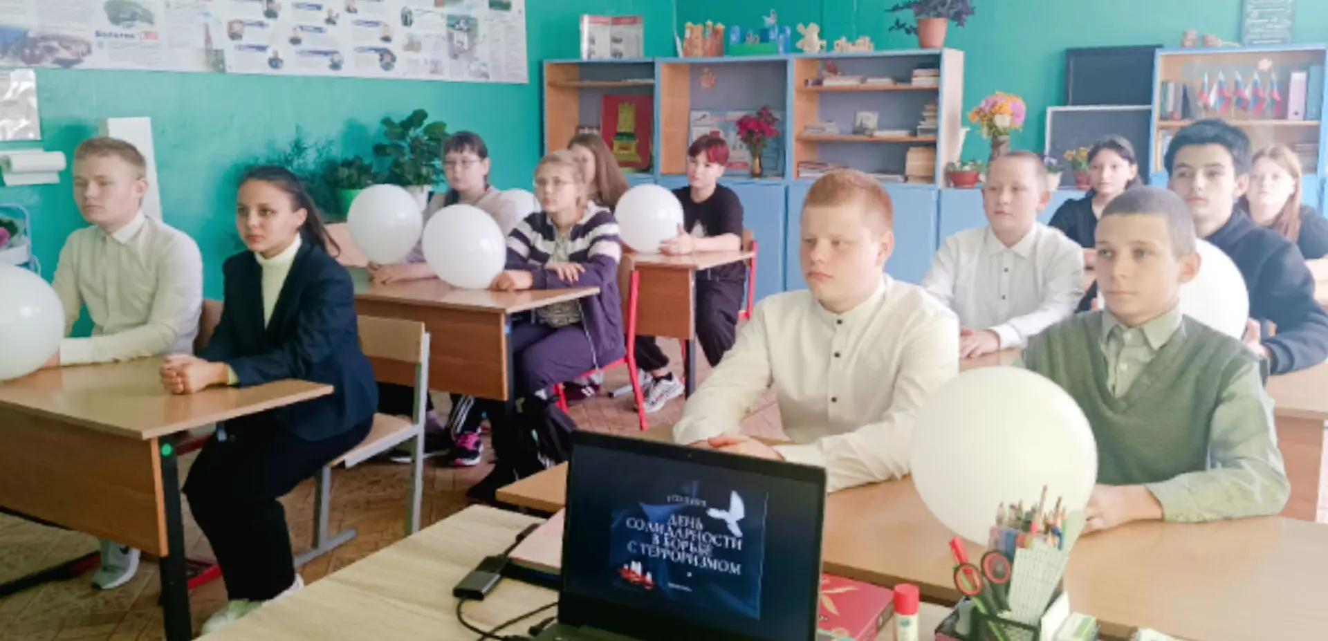 🗓️Это сентябрьский день в нашей школе выдался по-особенному тихим и пронзительным. 3 с...