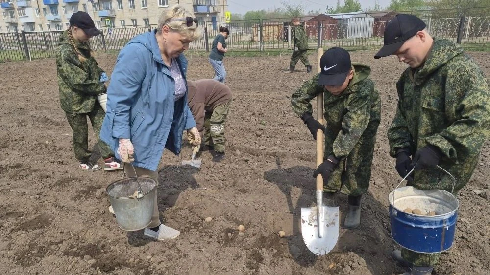 🌱 НОВОСТИ АГРОШКОЛЫ: ПРОДУКТИВНЫЕ УЧЕБНЫЕ ДНИ