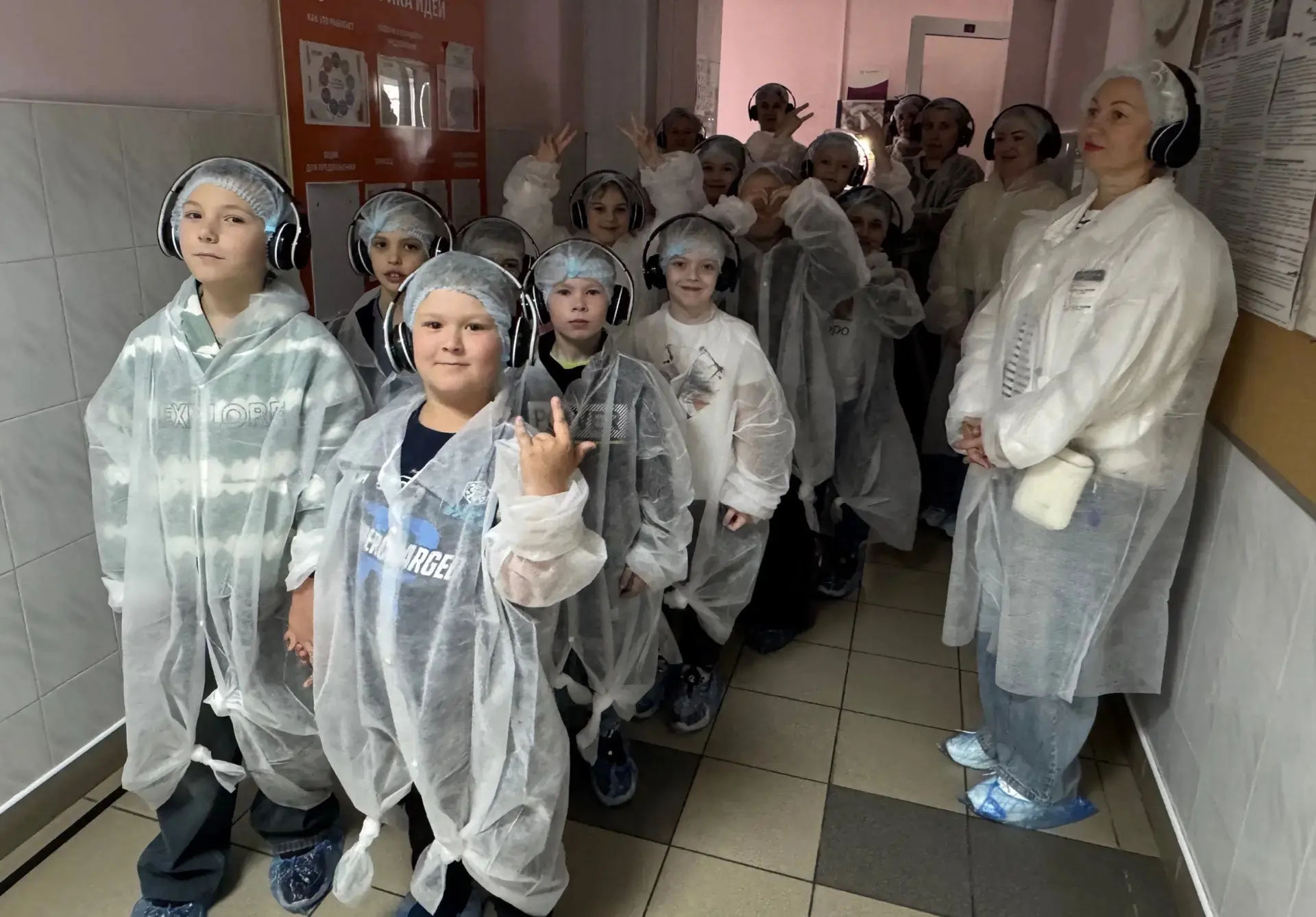 🍦 #ДобраяСуббота Сладкое путешествие 1 «Б» класса!  Ученики 1 «Б» класса вместе с классным руководит