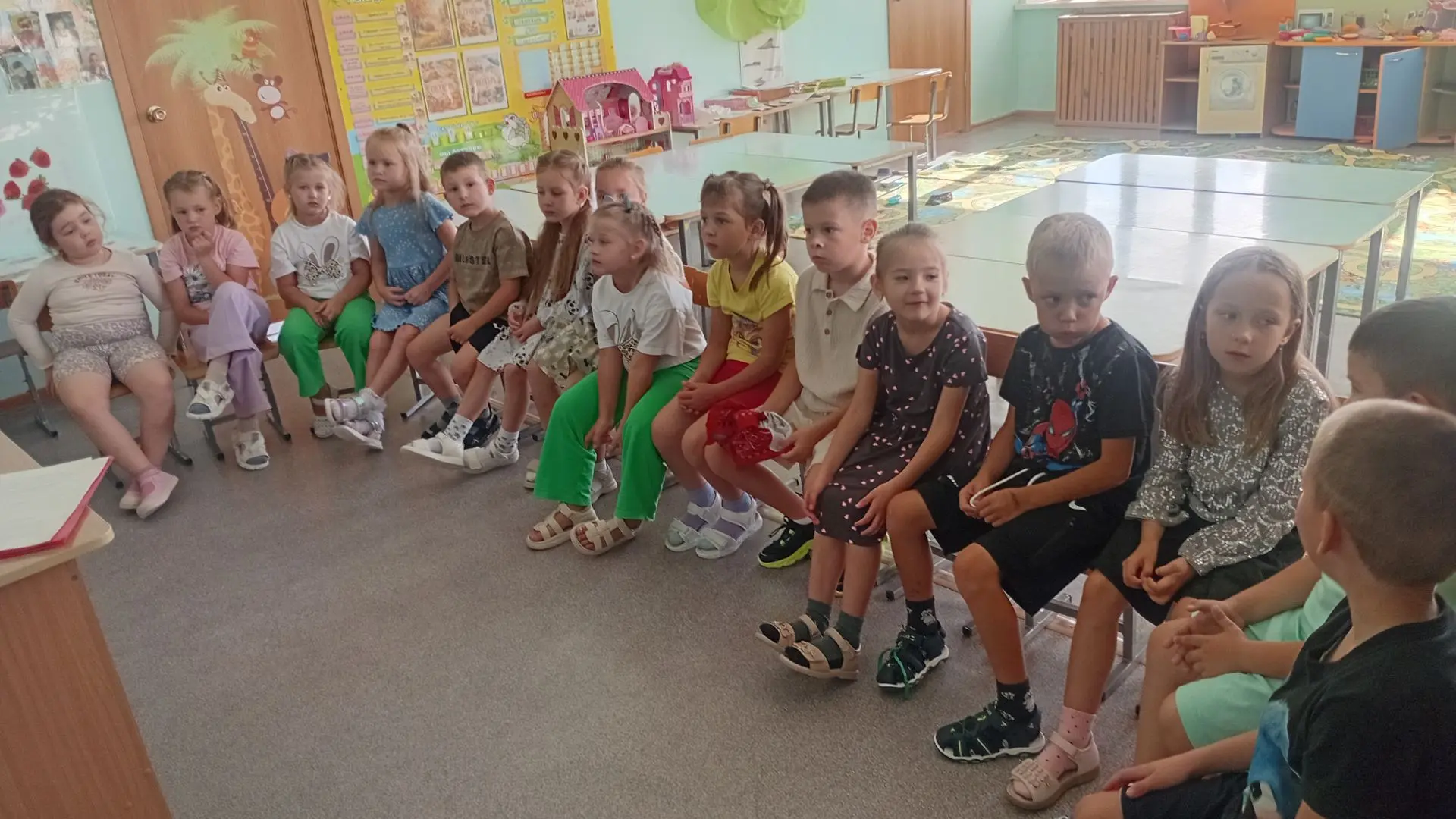 Сегодня в группе «Лесная полянка» прошло  познавательное 📚 занятие по краеведению. Реб...