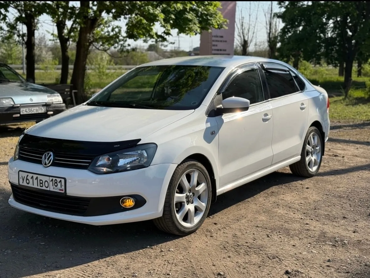 Продам Volkswagen Polo 2012 год 1.6 бензин на автомате,в хорошем рабочем состоянии,кузов без гнили и