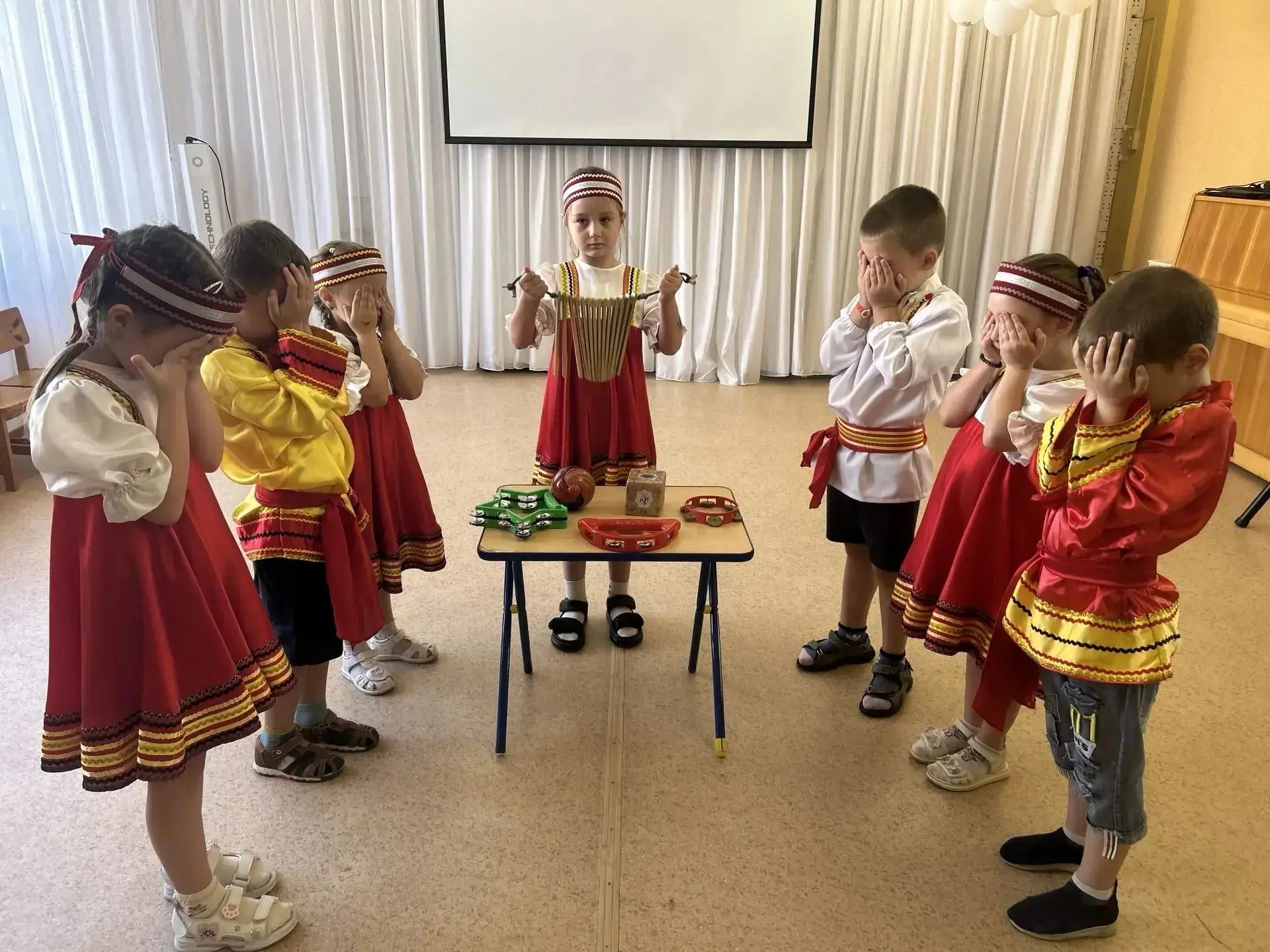 «МЫ ТАНЦУЕМ И ПОЕМ, ВМЕСТЕ ВЕСЕЛО ЖИВЕМ» 💃