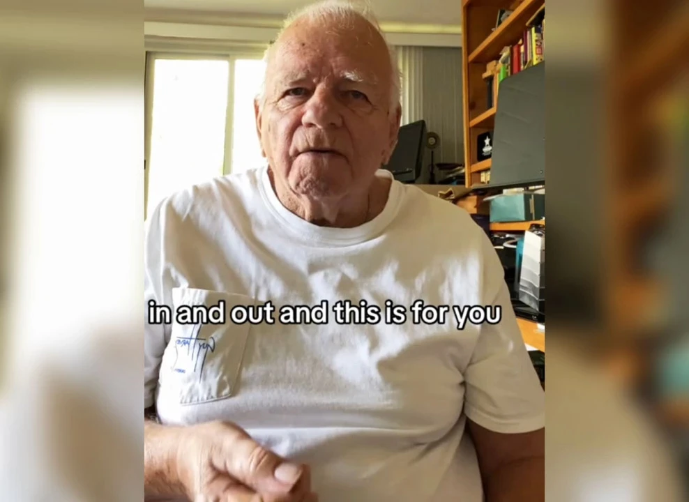 «То, что вы делаете, имеет огромное значение». 80-летний пенсионер записал послание мам...