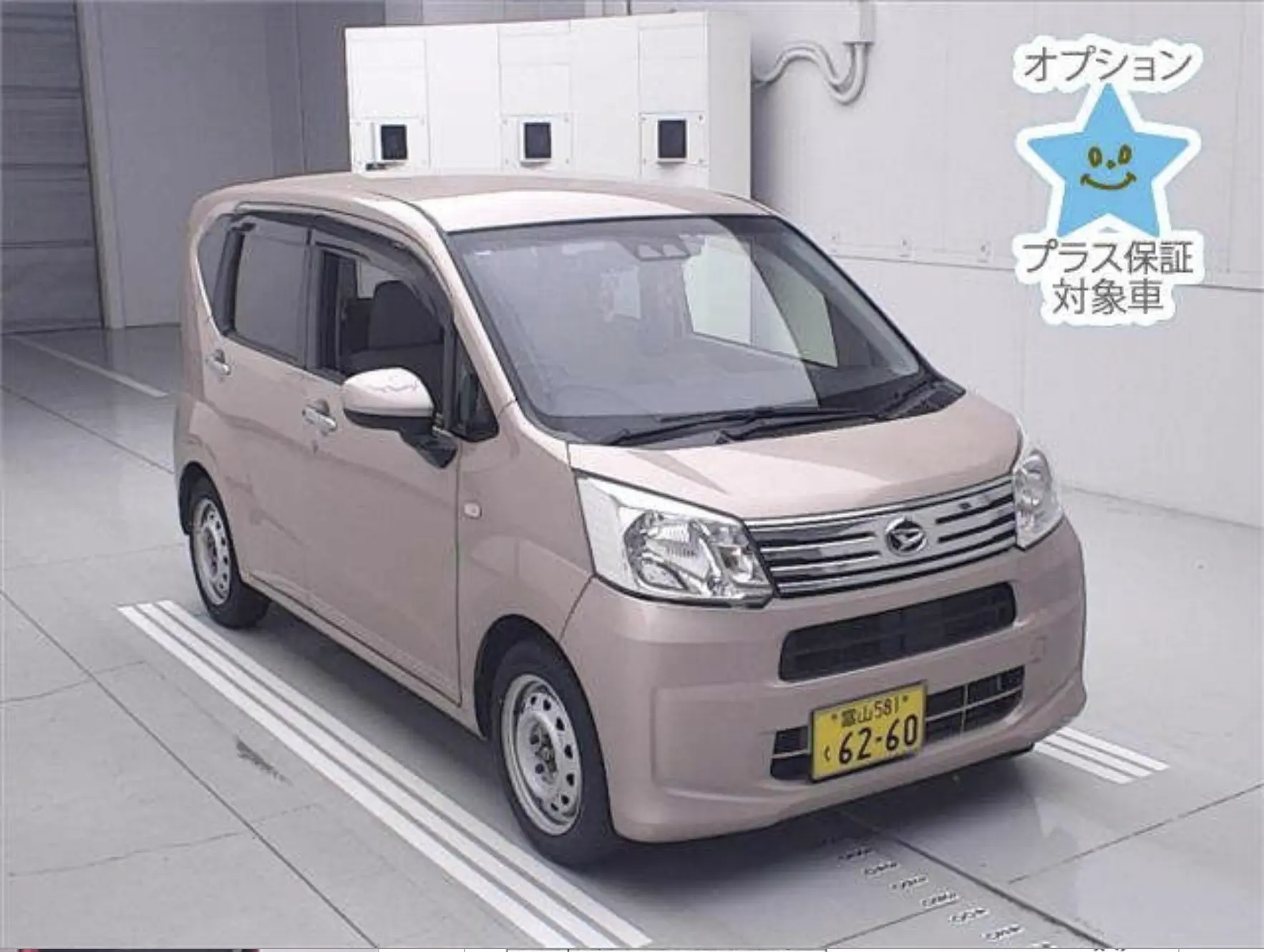 Daihatsu Move 2017 года.