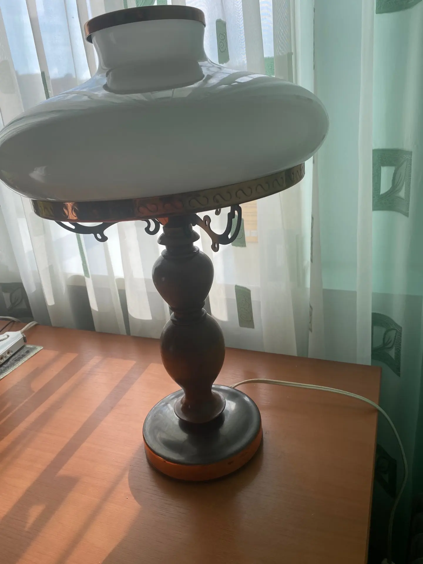Продам настольную лампу советского периода! Цена 2500₽. Донецк. +79494847438