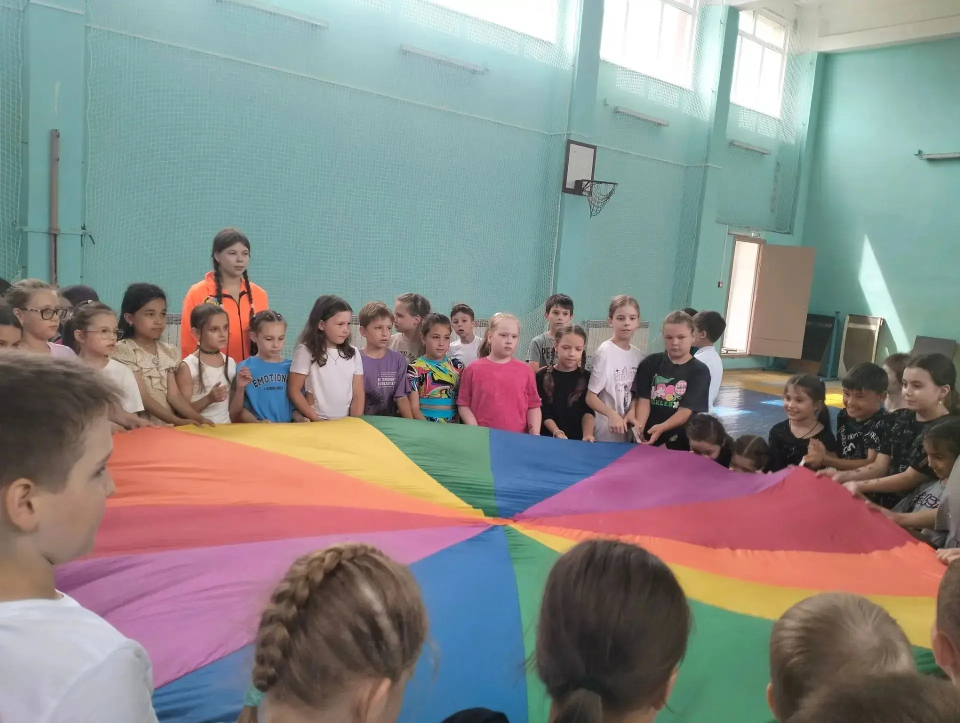 15 июня  в пришкольном  лагере "Радуга" началось с награждения учащихся, принимавших участие в литер