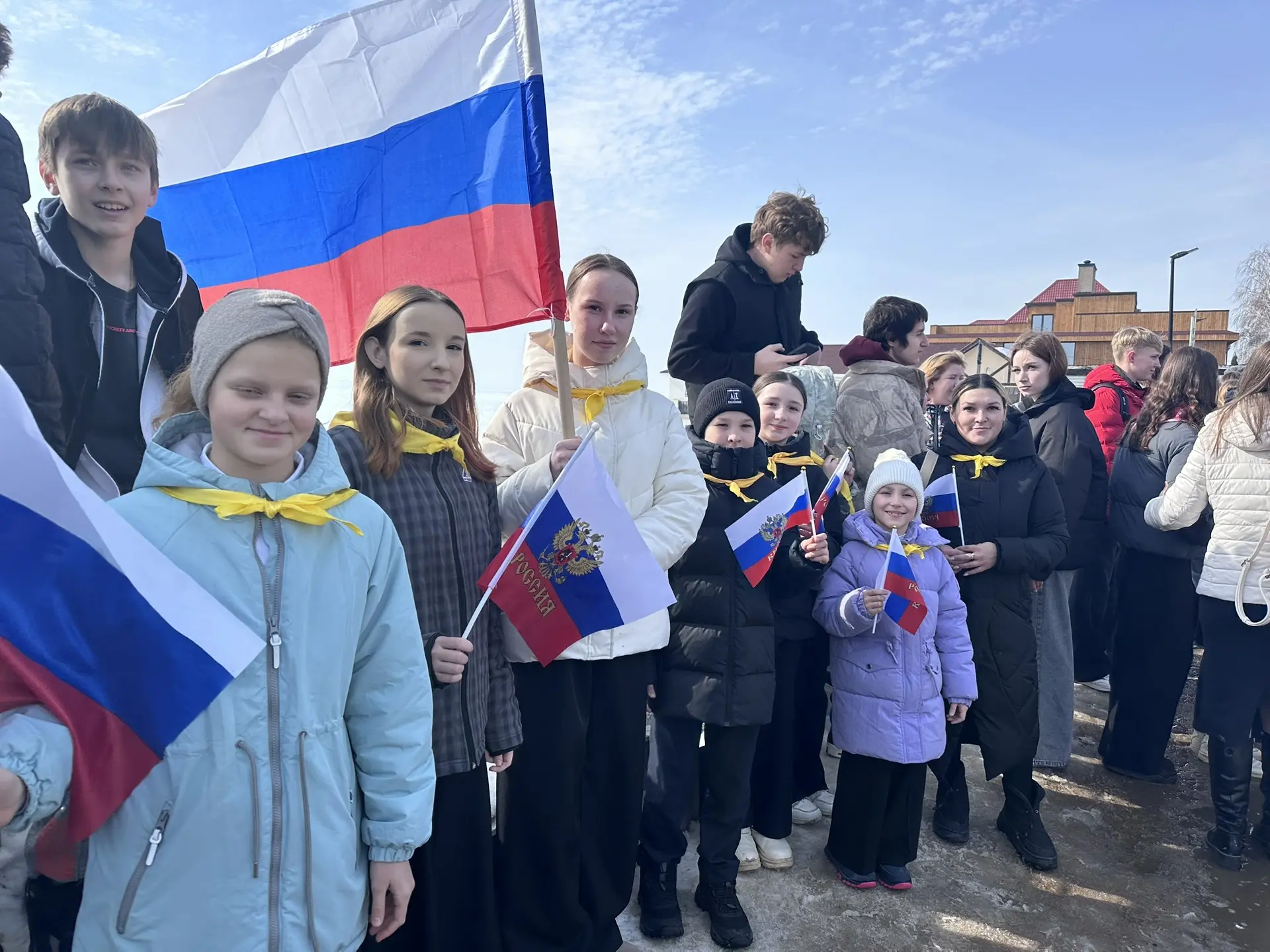 Волонтеры и активисты МБУ «Школа 40» участвовали в акции,которая проходила на Набережной 6 квартала 