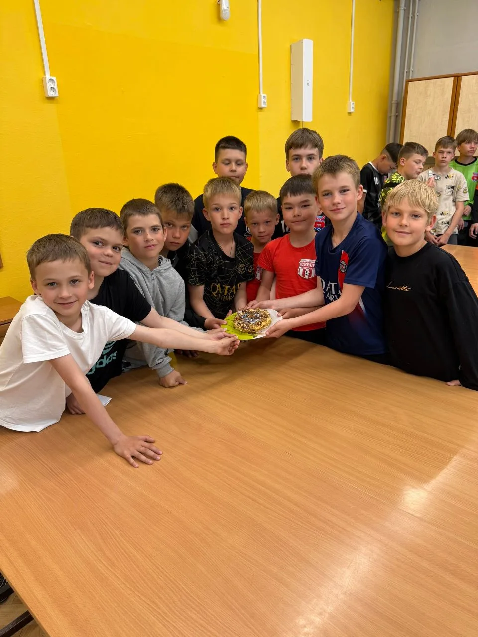 ДЕНЬ ЛАГЕРЯ 9🤩(ОТРЯД «ЛЕГЕНДЫ»)

Сегодня наш отряд отправился на тренировку💪 на стадион, потрениро