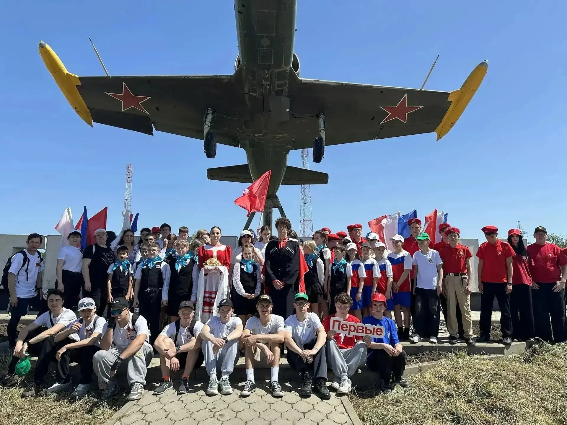 🚴‍♂️ Послание потомкам в капсуле времени пересекло Кавказский район   🤝 Две группы велосипедистов — 