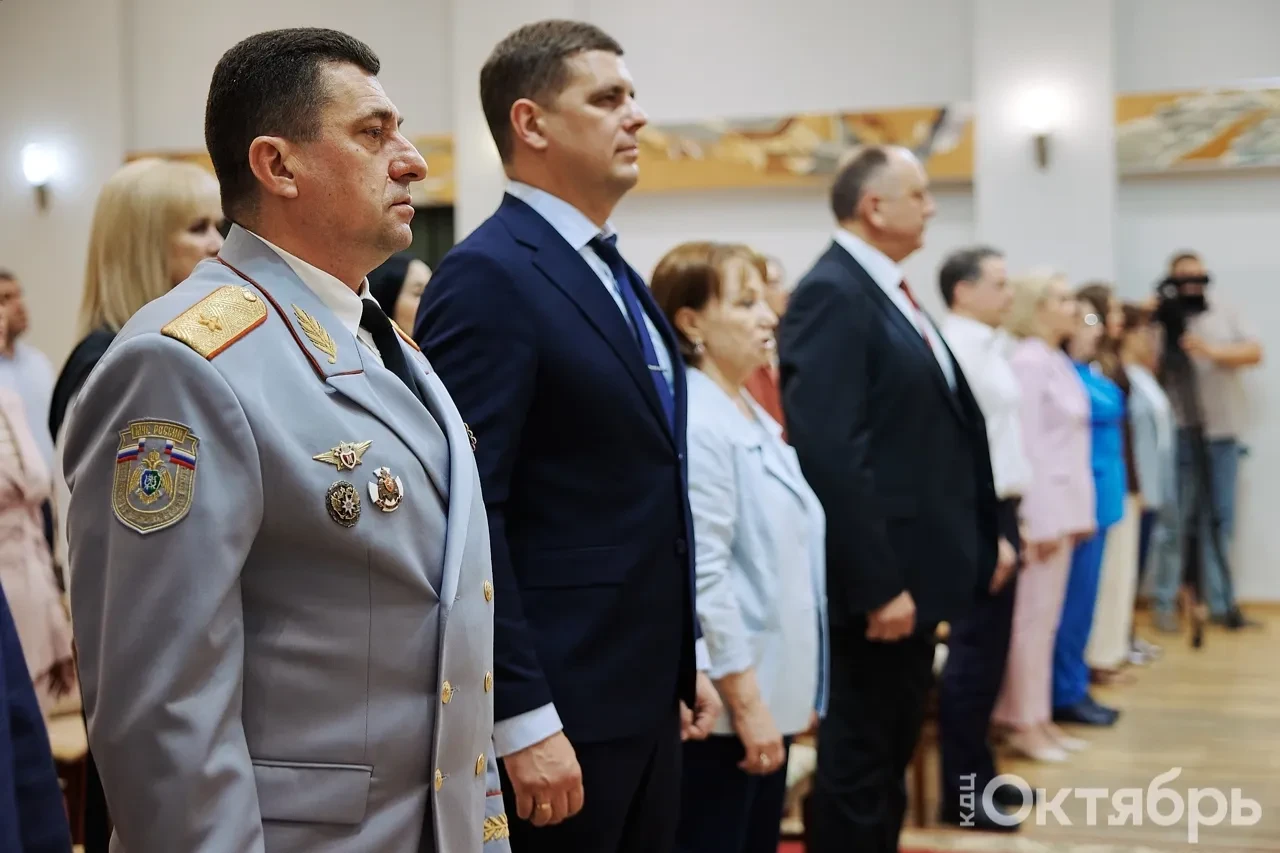 🔵 Накануне Дня России и Дня города Ханты-Мансийска жители Ханты-Мансийска отмечены почетными наград