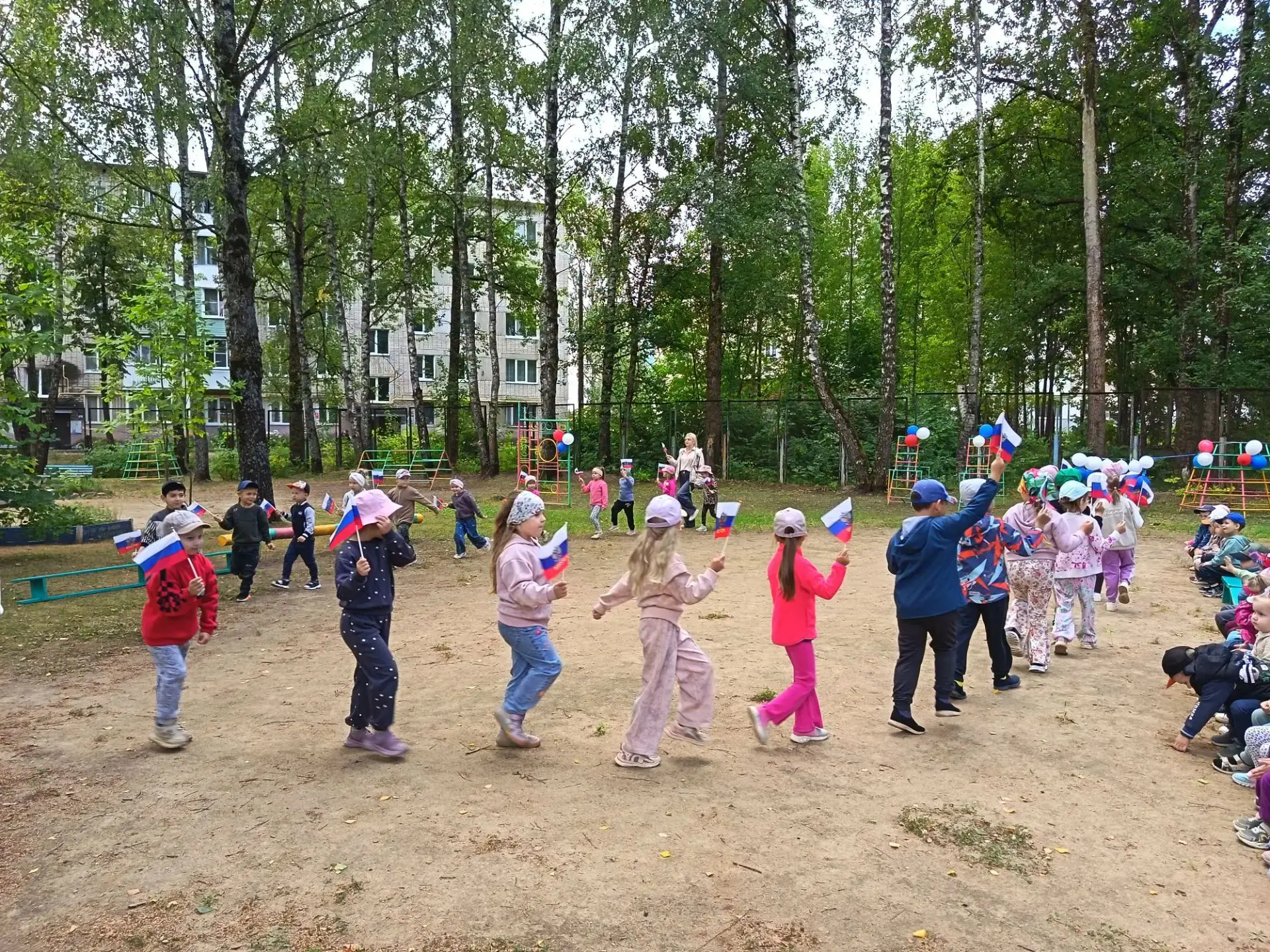 Гордо реет наш флаг! 🇷🇺