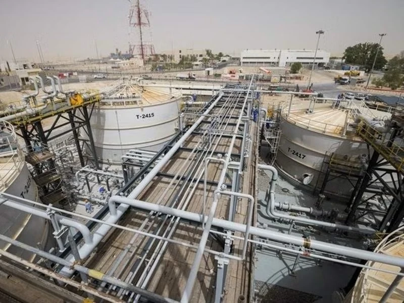 БУ-ХАСА В ОГНЕ. На одном из крупнейших нефтяных месторождений ОАЭ Бу-Хаса зафиксирован ...