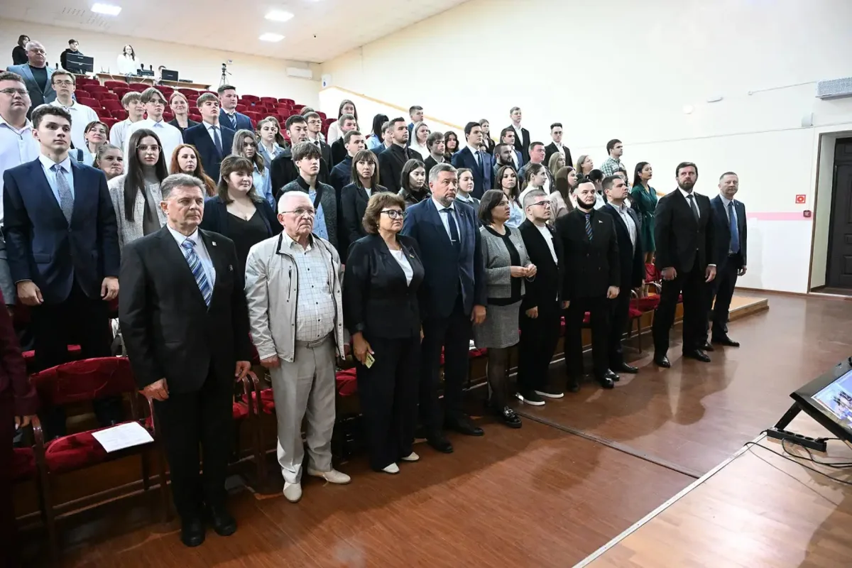 🤝 Молодёжный парламент Батайска представил город на областном заседании