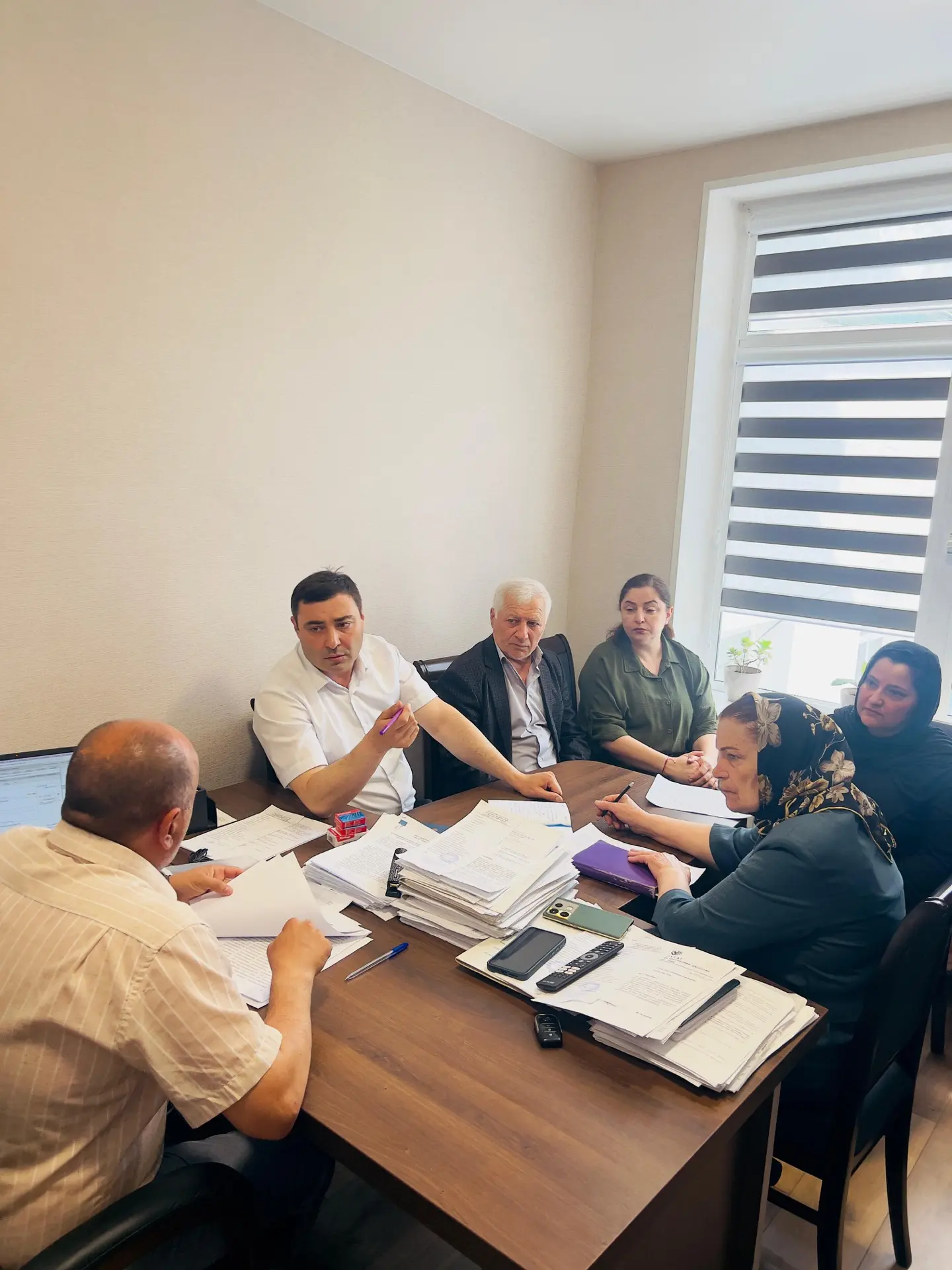 🌍Замглавы администрации Новолакского района Рустам Сулейманов провёл совещание по экономическим и зе