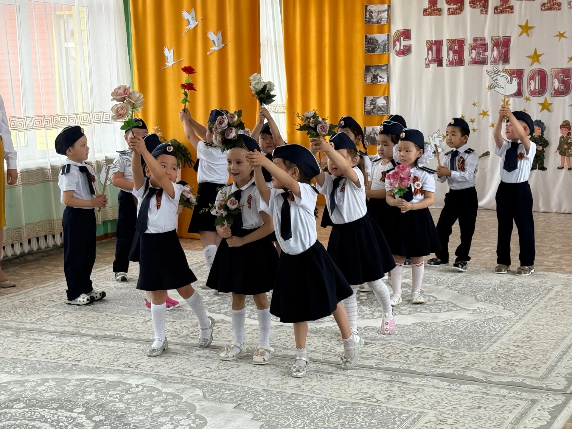 🕊️День Победы - праздник со слезами на глазах. И в нашем детском саду он прошёл именно...