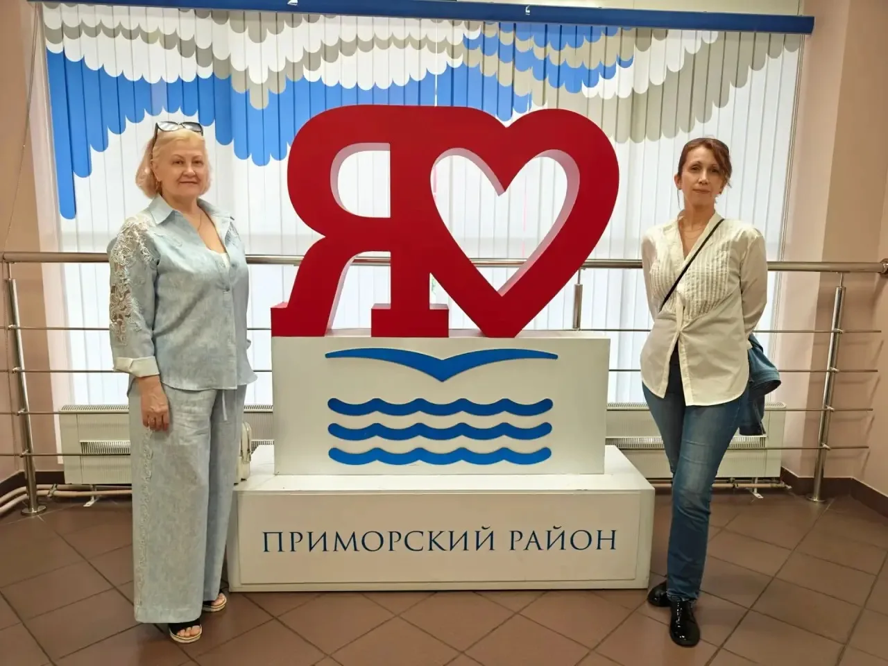 На площадке у Молодежного центра «На Богатырском» продолжается работа масштабной выставки достижений