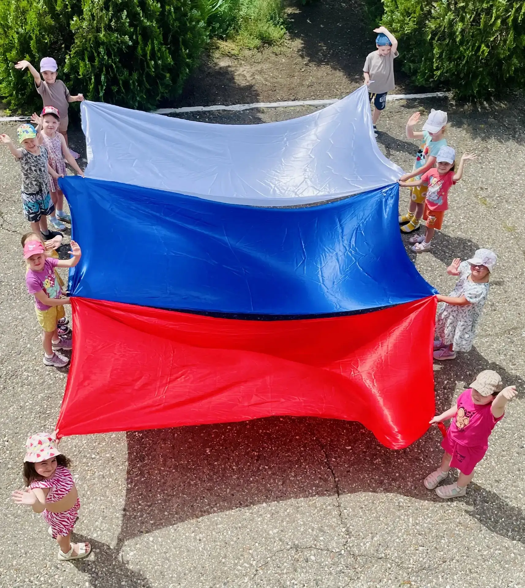 🇷🇺 В мероприятиях сада, посвященных празднику День России активное участие приняла и ...