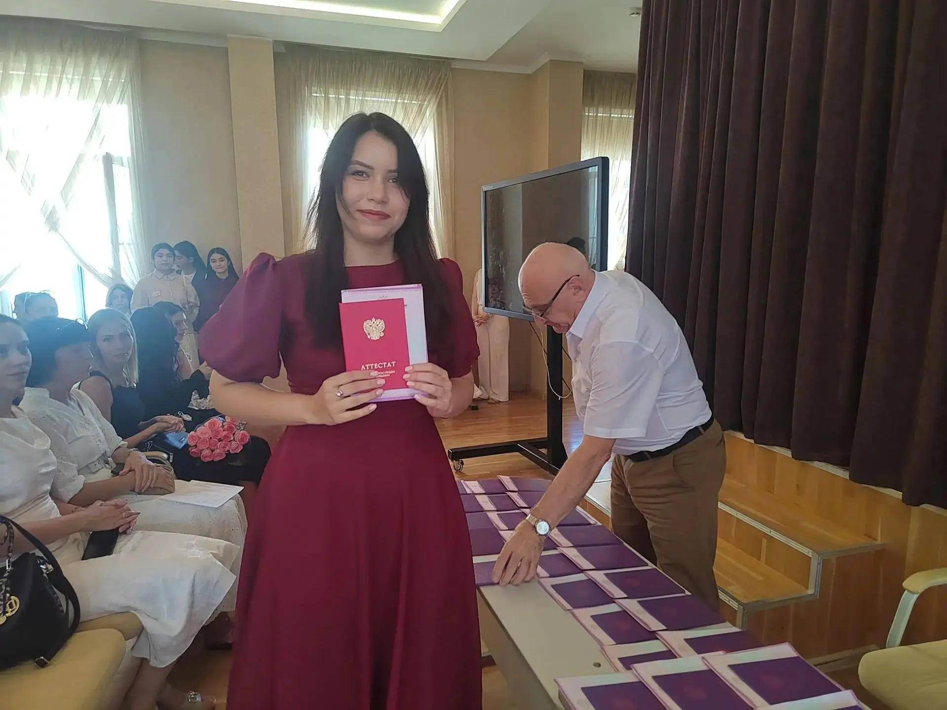 Торжественное вручение аттестатов выпускникам 9‑х классов!