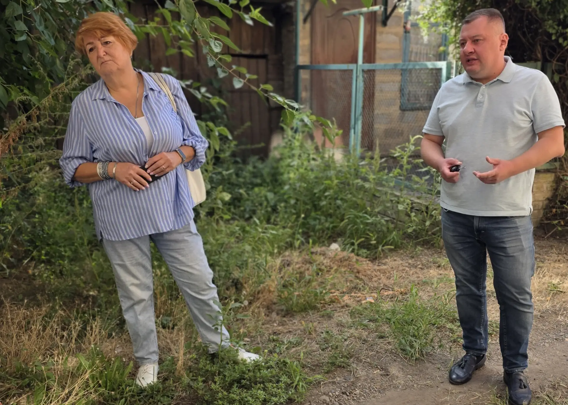 Совместно с депутатом горсовета Сергеем Остапенко провели встречу с жителями у дома № 4...