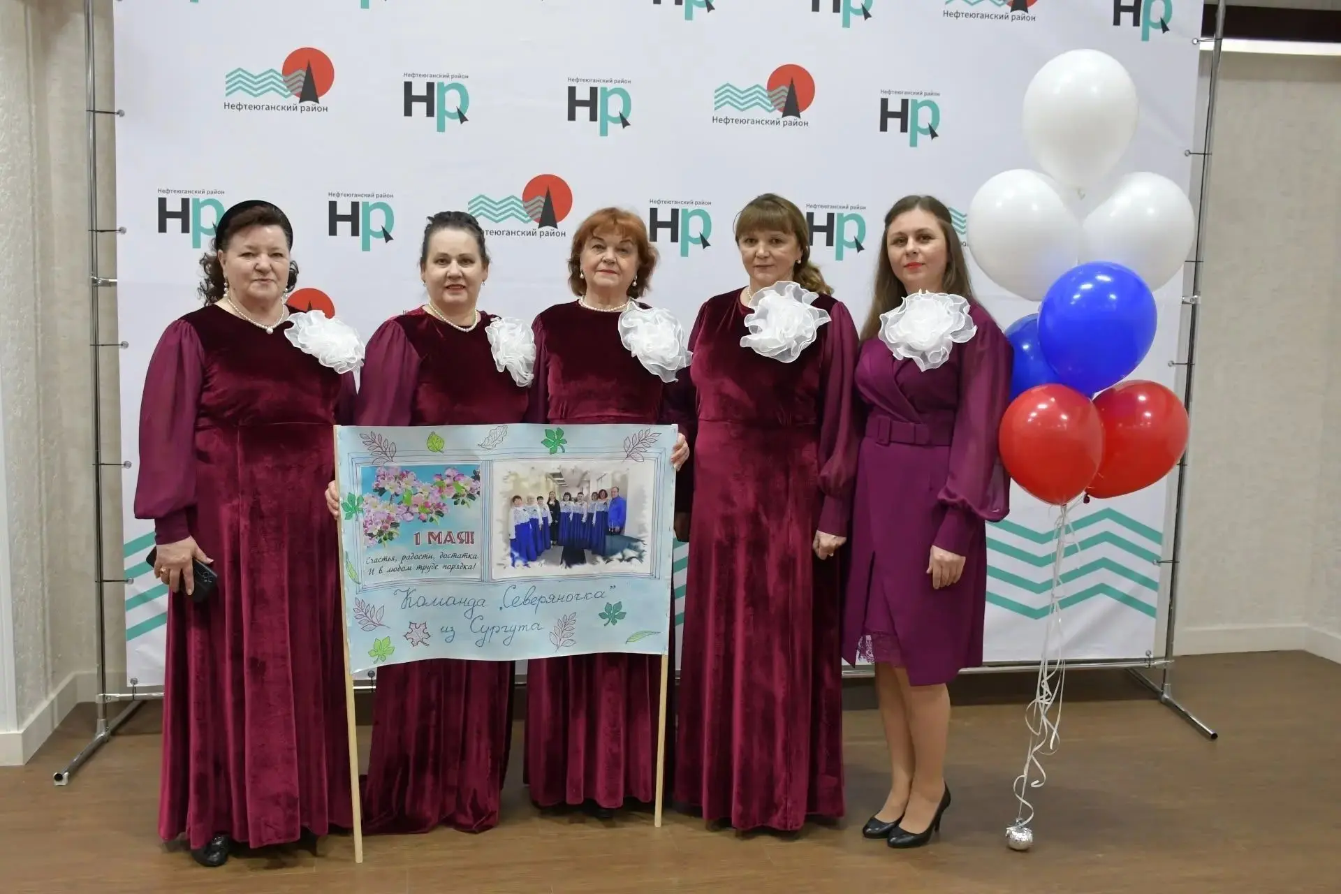 Хоровой коллектив ТОС № 33 «Северяночка из Сургута» вернулся с регионального фестиваля-конкурса люде