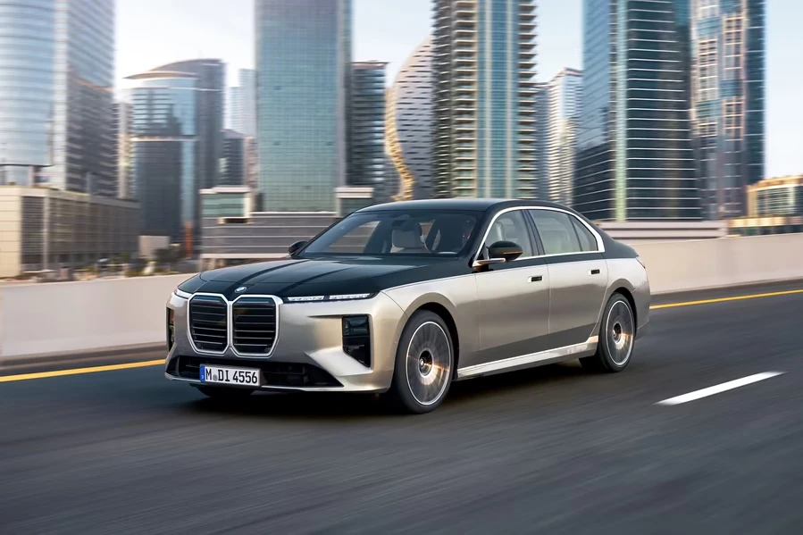 BMW представила обновлённый седан 7 Series