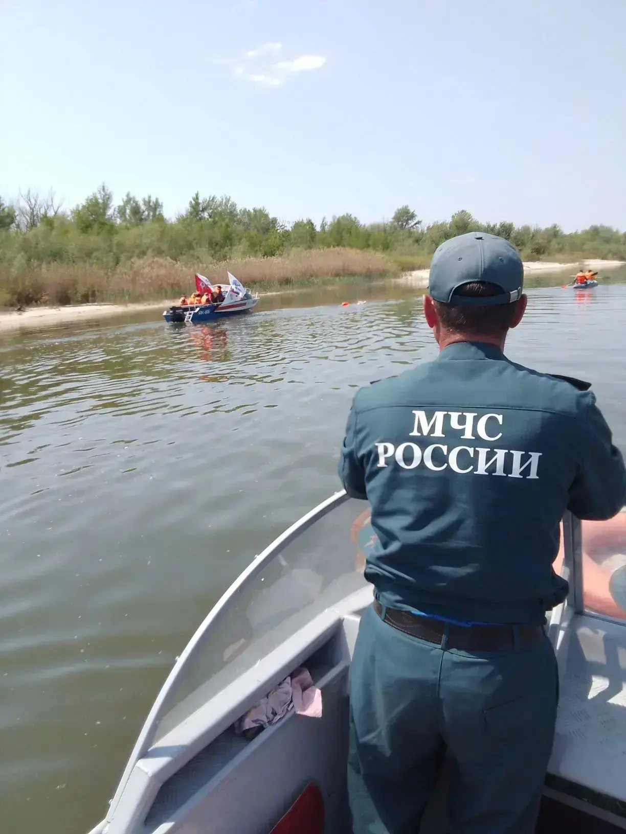 Сотрудники МЧС поддержали участников 81-километрового заплыва по Дону  30 пловцов Федерации зимнего 